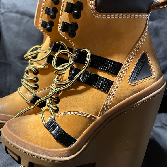 NWOT Diesel women’s  7 1/2 Boots No box Leather lace up  Diesel Camel size 38 eu - Picture 8 of 13